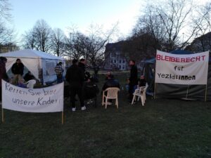 Protestcamp und wöchentliche Demonstrationen in Hannover gegen Abschiebungen von Êzîd*innen